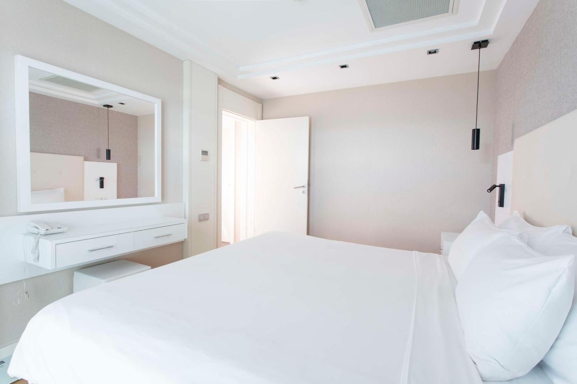 Radisson Residences Avrupa Tem Istambul Exterior foto
